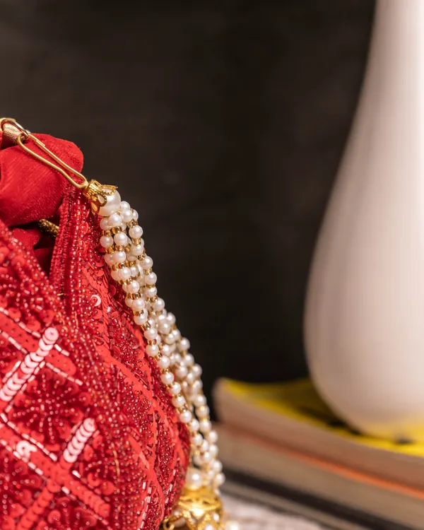 Scarlet_Royale_Sequin_Potli